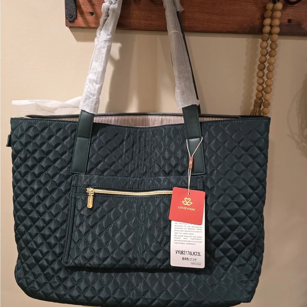 SOLD LOVEVOOK Green Quilted Tote Bag With Wristlet - Picture 8 of 10